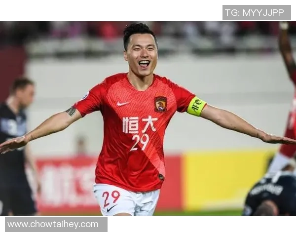 曾经足球明星郜林的辉煌岁月与退役后的新生活探索